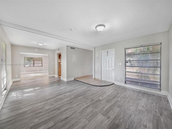 7019 NW 63rd St, Tamarac FL 33321