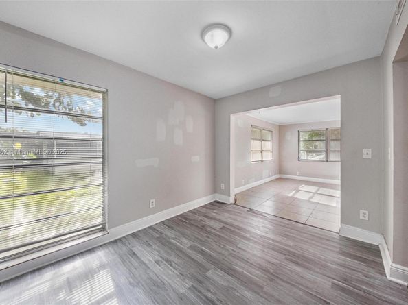7019 NW 63rd St, Tamarac FL 33321