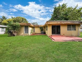 7019 NW 63rd St, Tamarac FL 33321