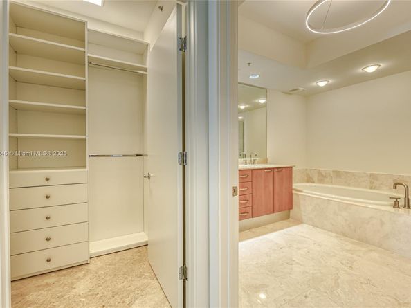 3535 S Ocean Dr 2004, Hollywood FL 33019