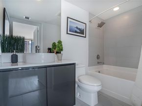 31 SE 6th St 2205, Miami FL 33131