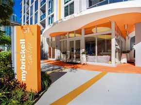 31 SE 6th St 2205, Miami FL 33131