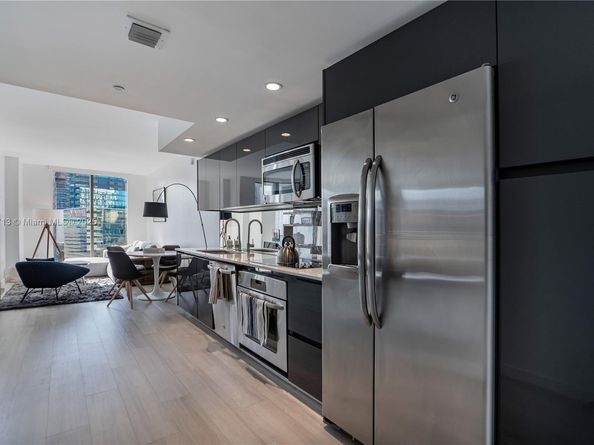 31 SE 6th St 2205, Miami FL 33131