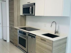 1300 Brickell Bay Dr 1606, Miami FL 33131