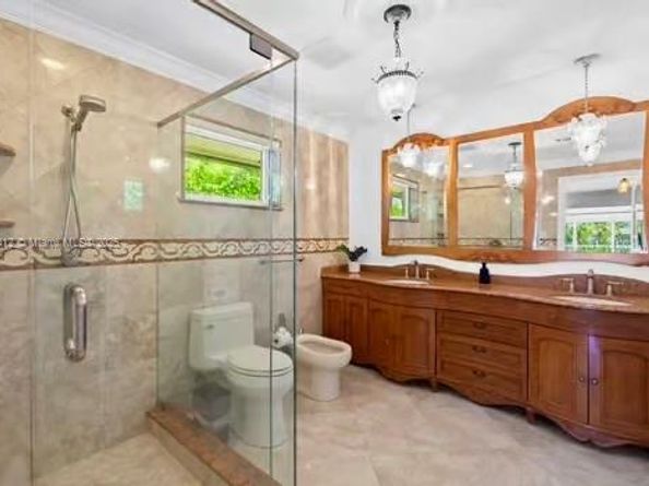 3333 NE 38th St, Fort Lauderdale FL 33308