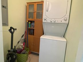 1900 N Bayshore Dr 2404, Miami FL 33132