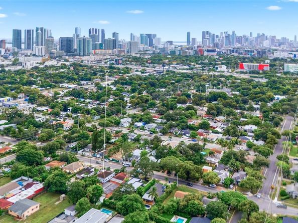349 NW 46th St, Miami FL 33127