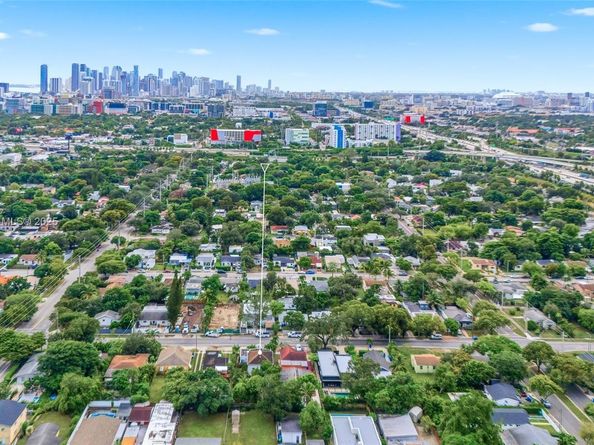 349 NW 46th St, Miami FL 33127