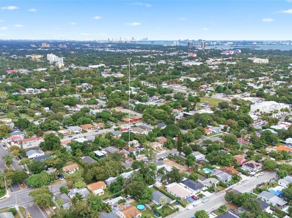 349 NW 46th St, Miami FL 33127