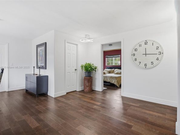 349 NW 46th St, Miami FL 33127