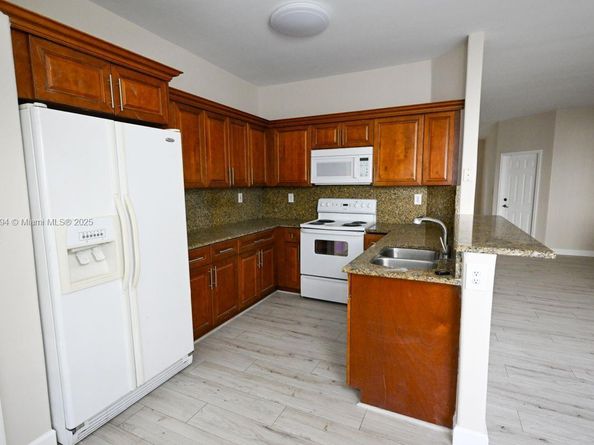 8134 NW 107th Path, Doral FL 33178