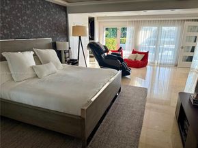1670 Daytonia Rd, Miami Beach FL 33141