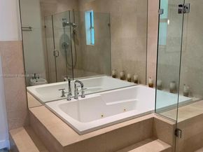 1670 Daytonia Rd, Miami Beach FL 33141