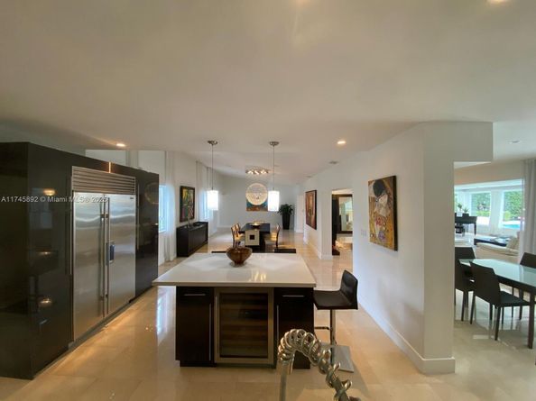 1670 Daytonia Rd, Miami Beach FL 33141