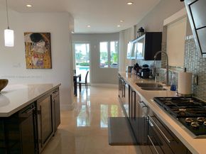 1670 Daytonia Rd, Miami Beach FL 33141