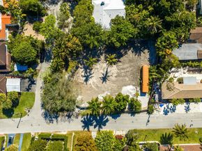 2880 Fairgreen Dr, Miami Beach FL 33140