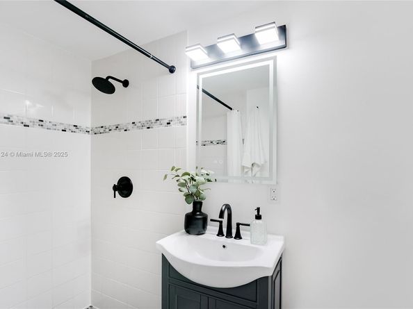 145 NE 110th St, Miami Shores FL 33161