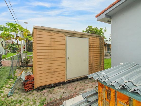 5959 SW 16th Ter, West Miami FL 33155