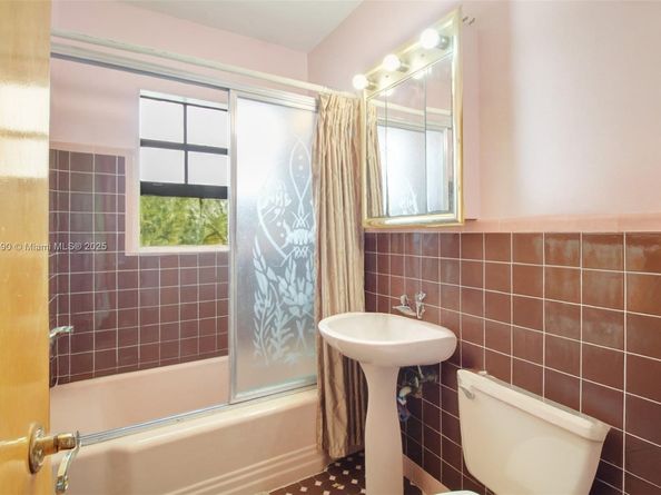 5959 SW 16th Ter, West Miami FL 33155