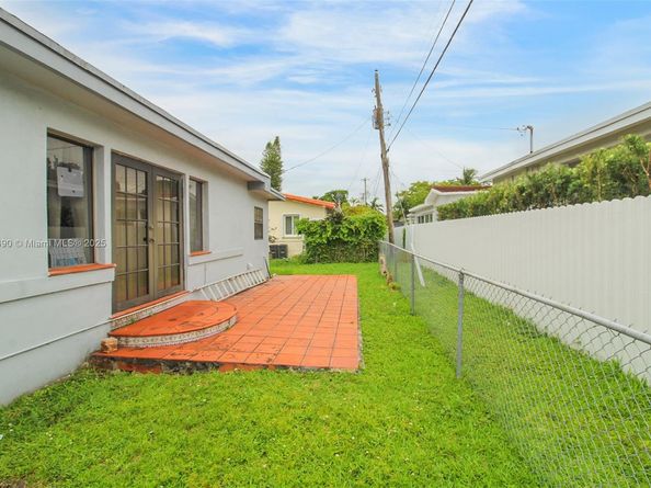 5959 SW 16th Ter, West Miami FL 33155