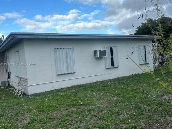 16300 NW 19th Ct, Miami Gardens FL 33054