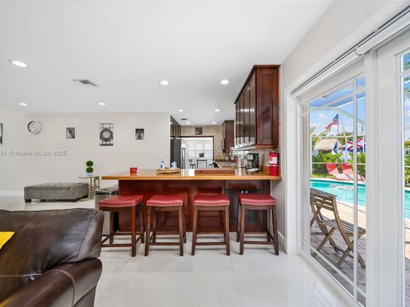 31 SE 12th St, Pompano Beach FL 33060