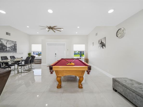 31 SE 12th St, Pompano Beach FL 33060