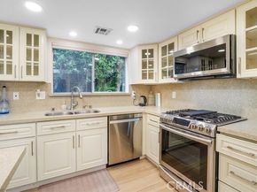 9315 Woodman Avenue 8, Arleta (los Angeles) CA 91331