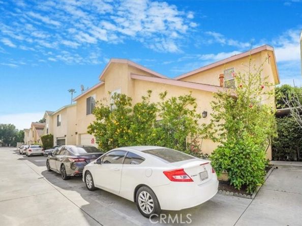 9315 Woodman Avenue 8, Arleta (los Angeles) CA 91331