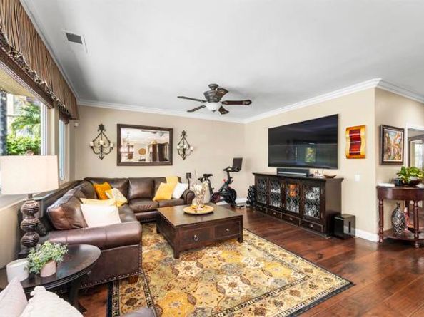 2408 Green River Dr, Chula Vista CA 91915
