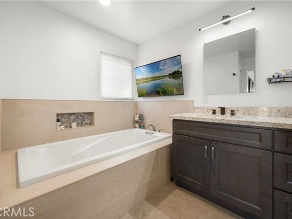 1041 S Falling Leaf Circle, Anaheim CA 92807