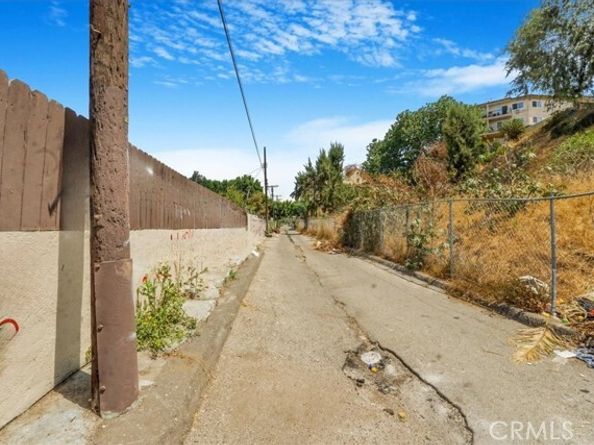 2122 Thomas Street, Los Angeles CA 90031