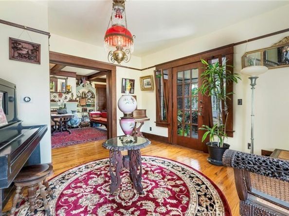 302 Orizaba Avenue, Long Beach CA 90814