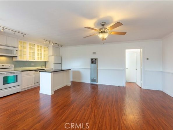 1329 E 1st 40, Long Beach CA 90802