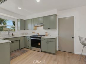 16125 Haynes Street, Van Nuys (los Angeles) CA 91406