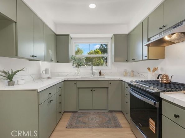 16125 Haynes Street, Van Nuys (los Angeles) CA 91406