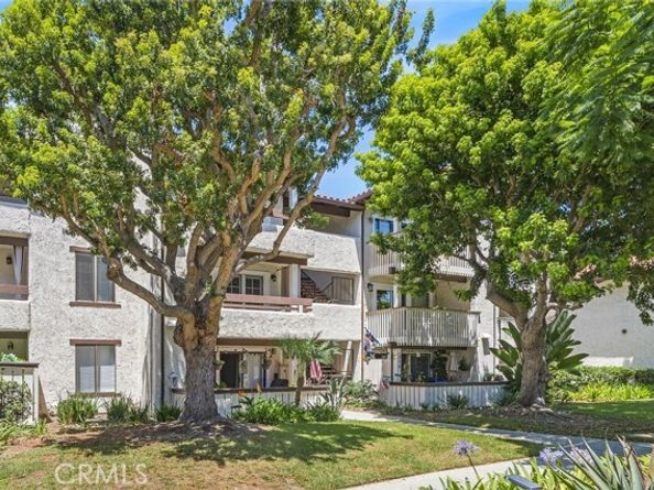 21372 Brookhurst 234, Huntington Beach CA 92646