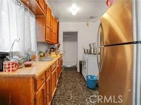 612 E 82nd Street, Los Angeles CA 90001