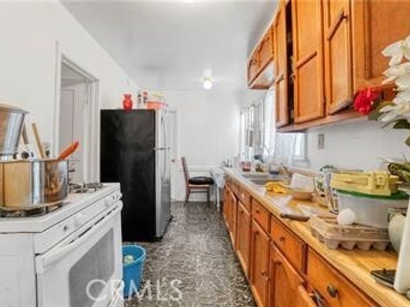 612 E 82nd Street, Los Angeles CA 90001