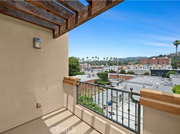 5633 Carlton Way 503, Hollywood (los Angeles) CA 90028