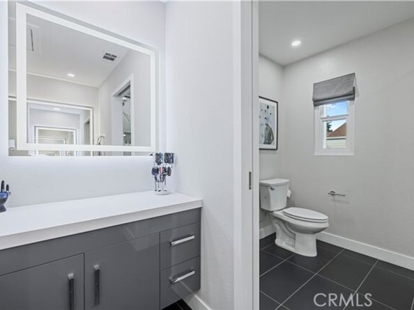 10061 Melinda Way 2, Northridge (los Angeles) CA 91325