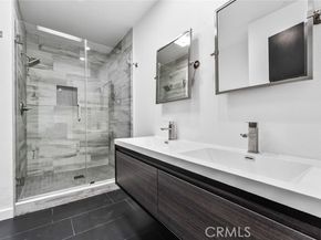 5401 Zelzah 114, Encino (los Angeles) CA 91316