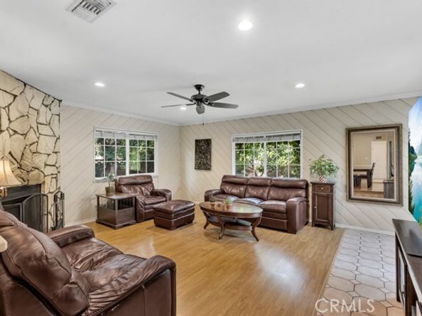 21821 Napa Street, Canoga Park (los Angeles) CA 91304