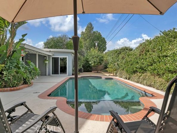 21821 Napa Street, Canoga Park (los Angeles) CA 91304