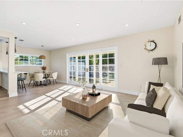 9233 Swinton Avenue, North Hills (los Angeles) CA 91343