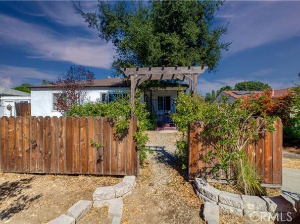 9906 Wealtha Avenue, Sun Valley (los Angeles) CA 91352
