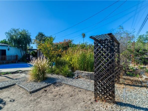 9906 Wealtha Avenue, Sun Valley (los Angeles) CA 91352