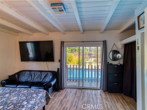 9906 Wealtha Avenue, Sun Valley (los Angeles) CA 91352