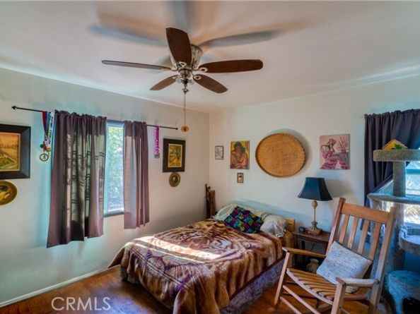 9906 Wealtha Avenue, Sun Valley (los Angeles) CA 91352