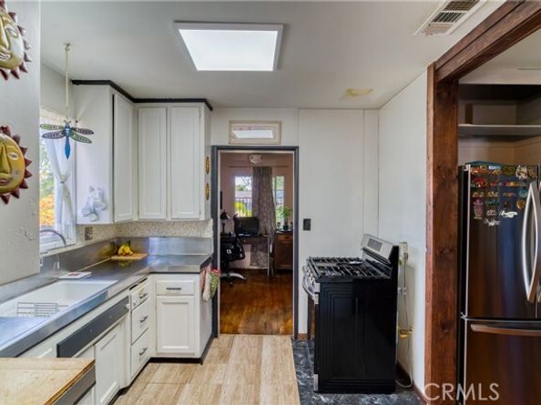 9906 Wealtha Avenue, Sun Valley (los Angeles) CA 91352